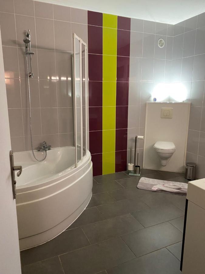 Logement Calme Et Spacieux Avec Terrasses El Havre Exterior foto